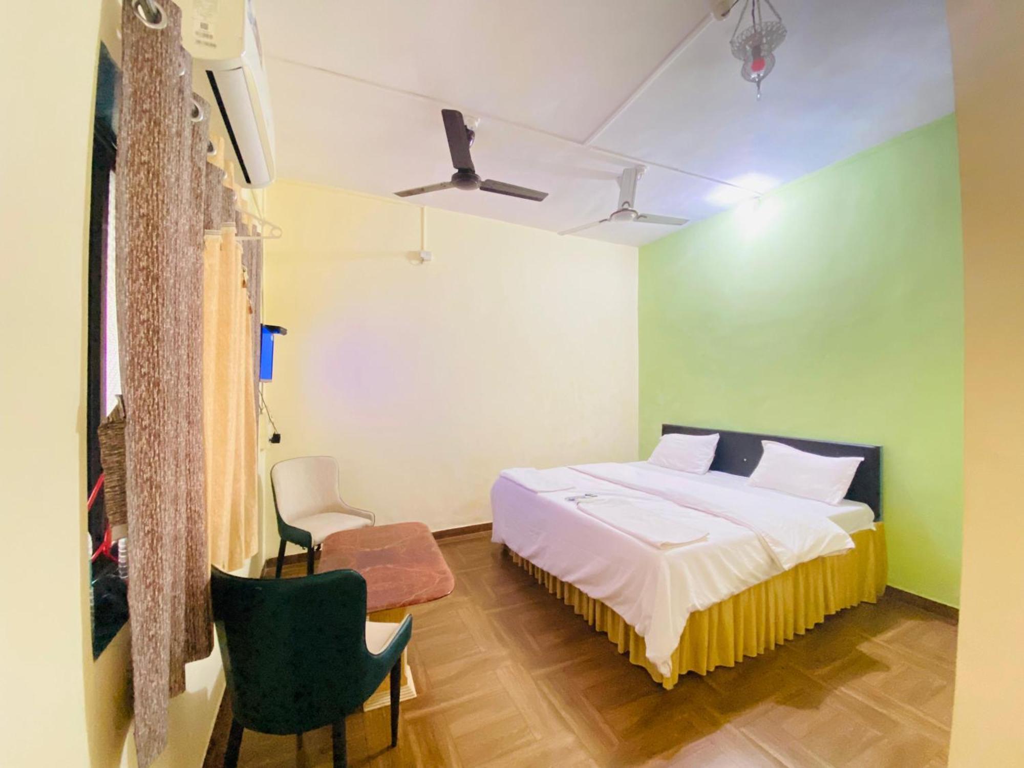 Humming Bird Beach Resorts Алибаг Екстериор снимка