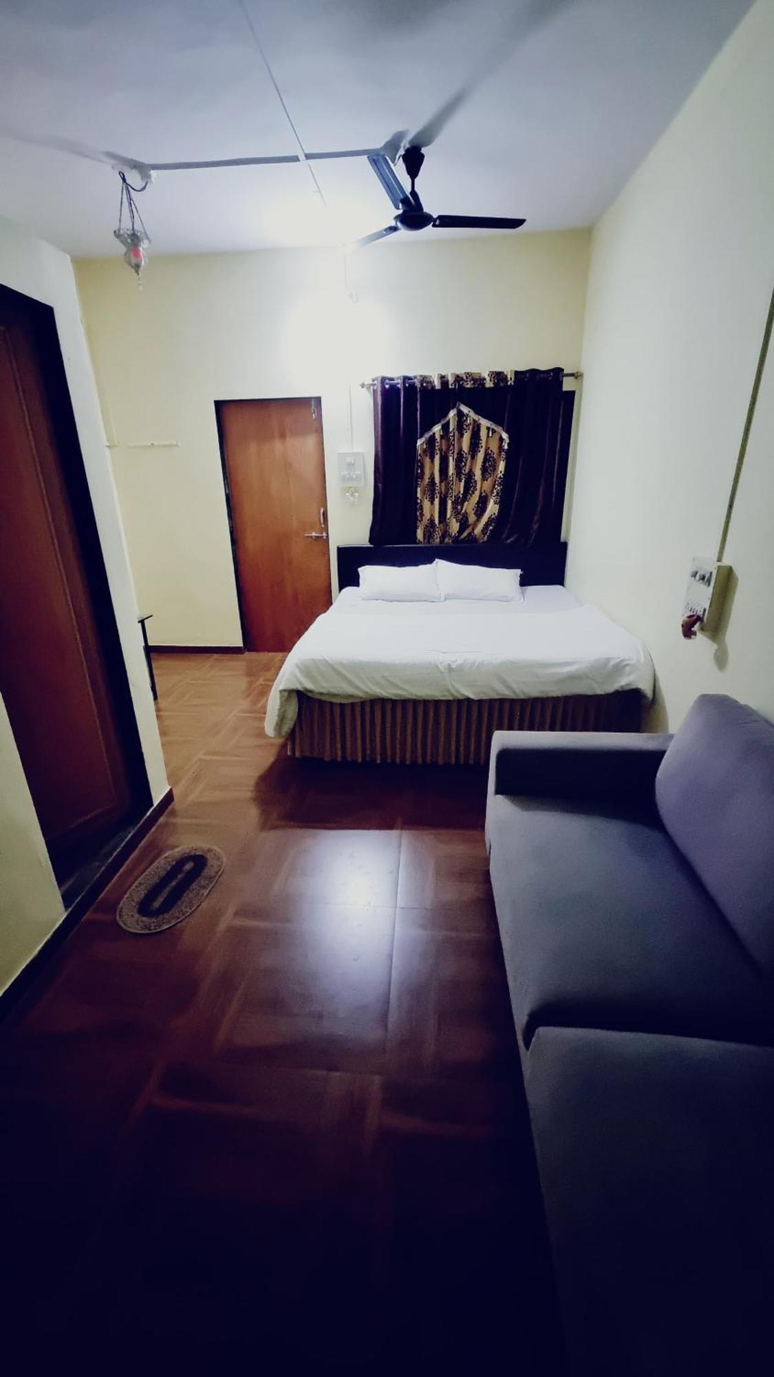 Humming Bird Beach Resorts Алибаг Екстериор снимка